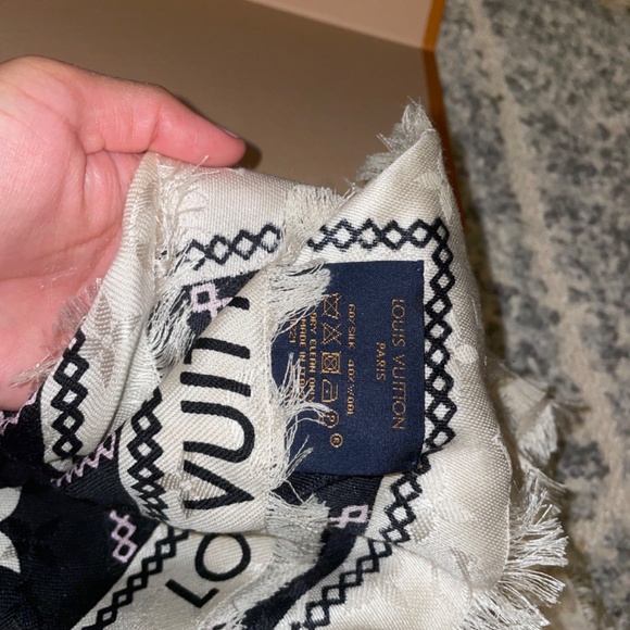 Louis Vuitton Scarf/shawl black - Picture 2 of 5